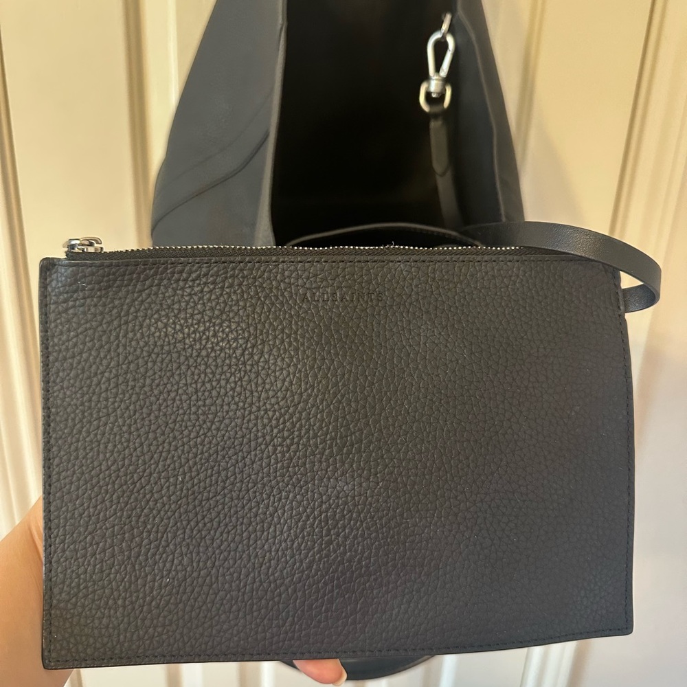 Elegant Black Tote Bag - Picture 3 of 16